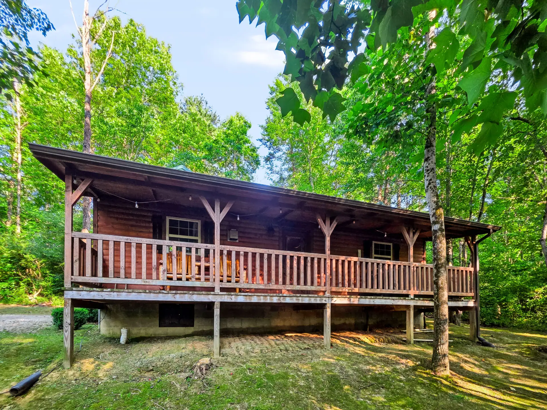 Buckeye Hut cabin at Avenwood Cabins