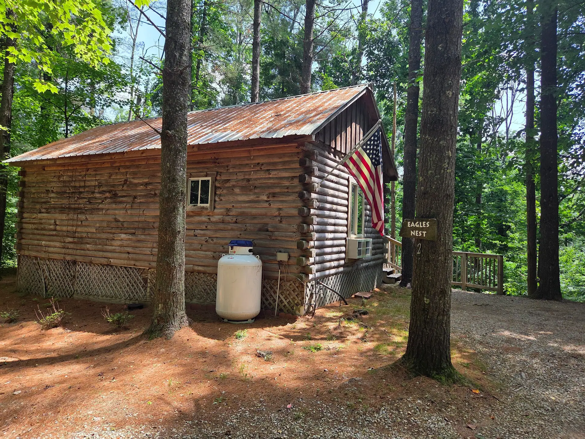 Eagles Nest cabin at Avenwood Cabins